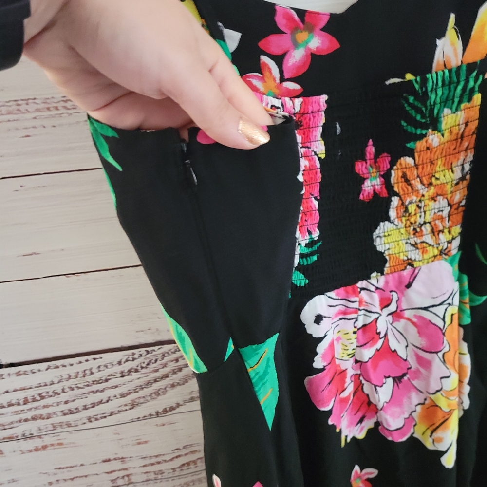 Old Navy Black M floral dress with smocking on the back - Picture 4 of 5